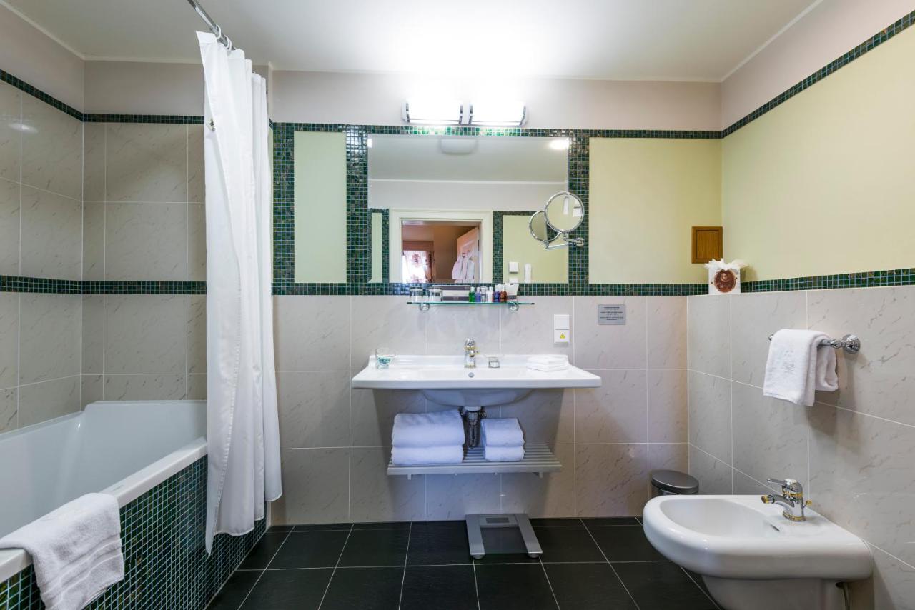 Grand Deluxe Doppel-/Zweibettzimmer